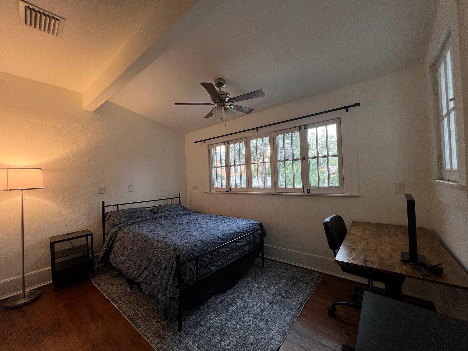 712 Hillcrest St — Photo 3