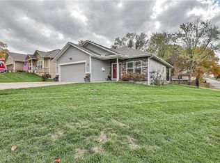 1806 SW McArthur St, Blue Springs, MO 64015