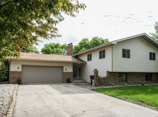 2979 Southgate Dr S, Fargo, ND 58103