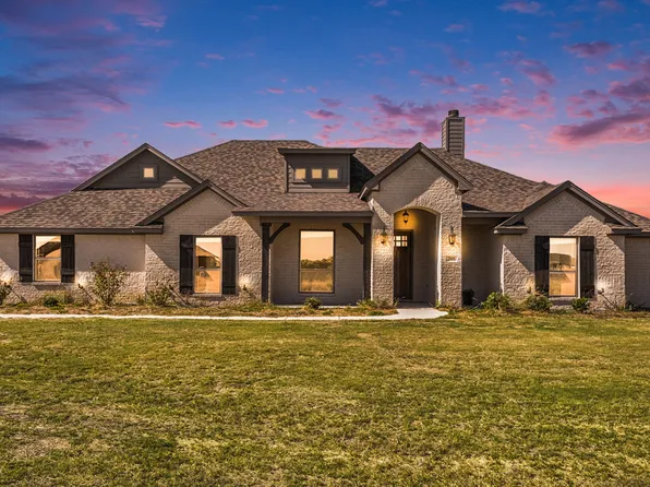 208 Marshall Dr, Springtown, TX 76082