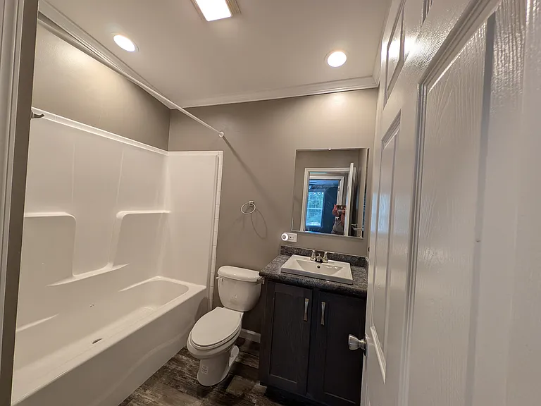 Common Bathroom with bathtub