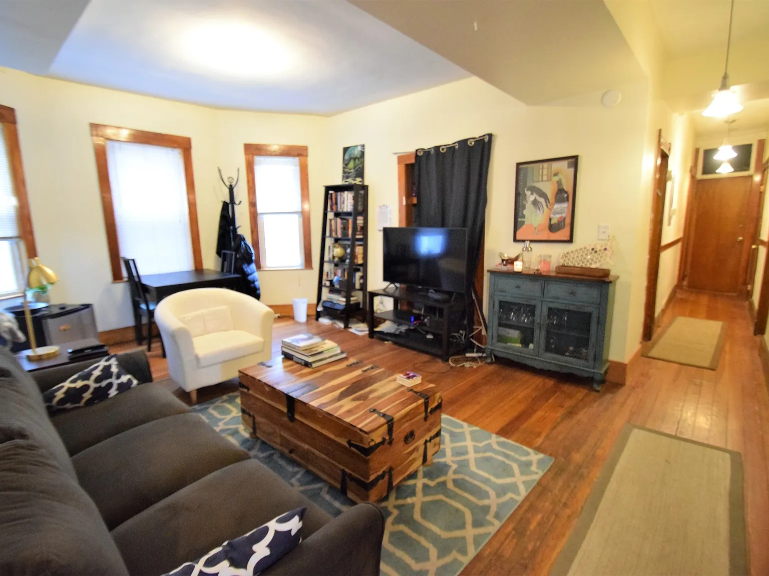4 bed, $4,100 — Photo 2