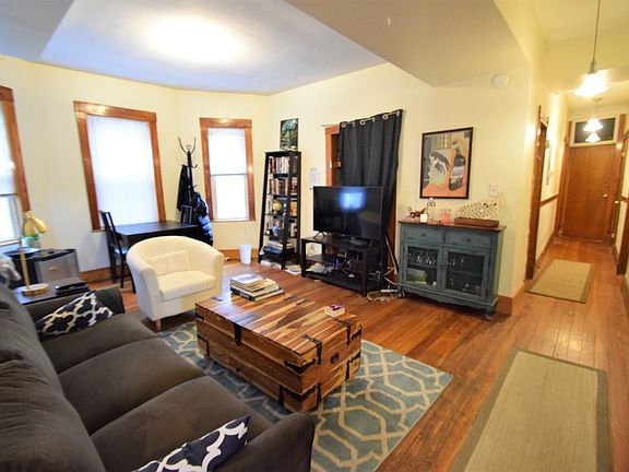 3rd image of 346 Faneuil St #1