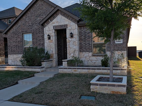 3rd image of 2857 Franklin Dr