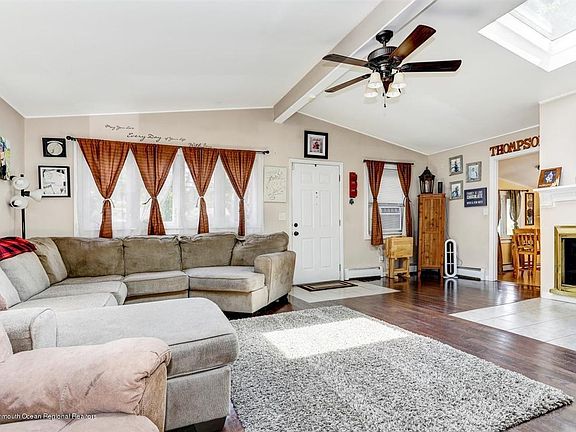 5th image of 1889 Shady Ln