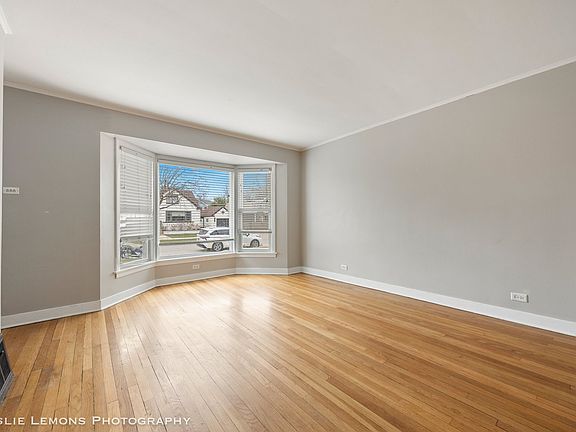 5th image of 7162 N Moody Ave
