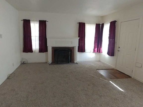 2nd image of 224 E Ellis St