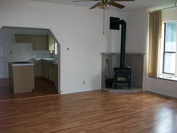 5th image of 3130 N 8th St