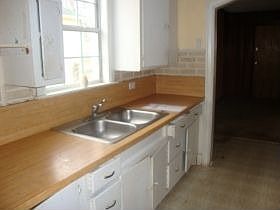 2nd image of 1012 N Clements St