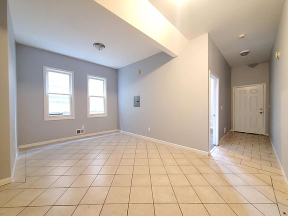 3rd image of 16 Willoughby St #1A