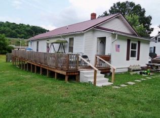3137 Maple Acres Rd, Bluefield, WV 24701