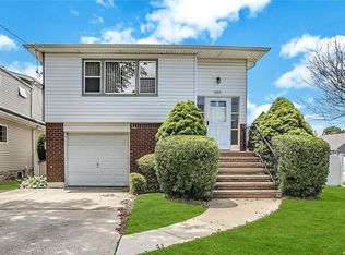 1864 White St, Bellmore, NY 11710