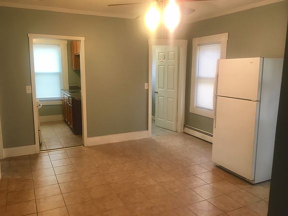 2nd image of 90 Rosedale St Floor 2