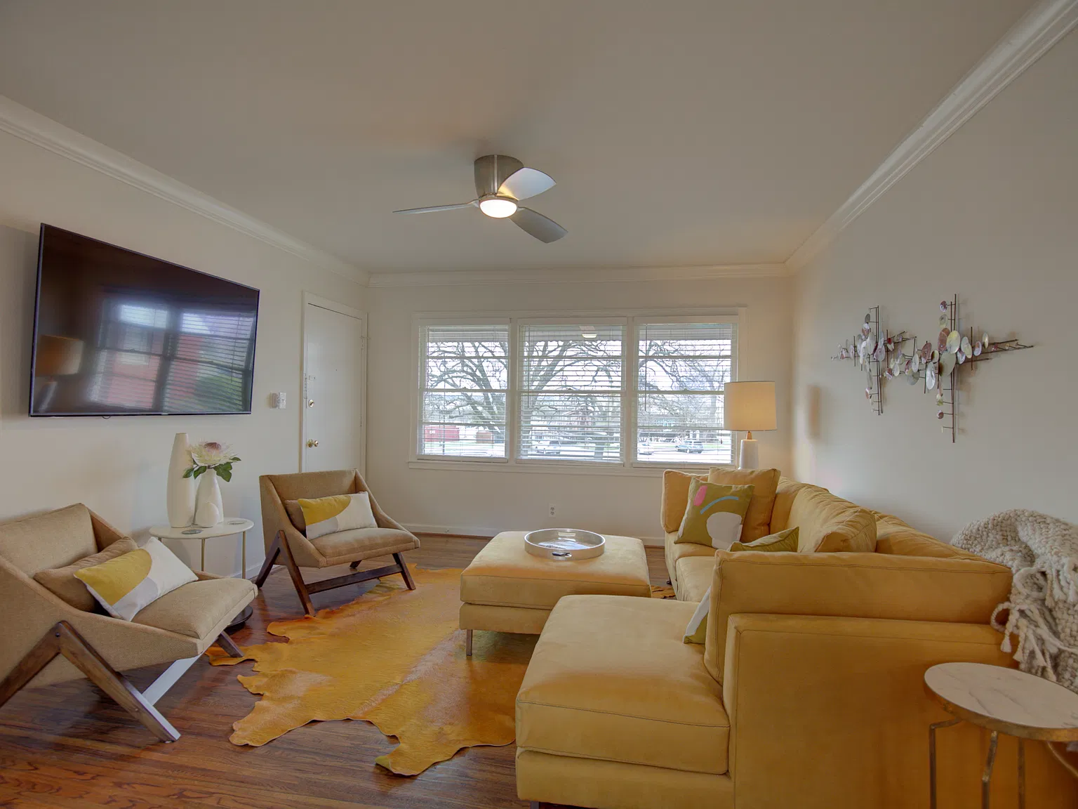 2 bed, 800 sqft, $1,300 — Photo 2