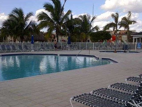 5th image of 11102 NW 83rd St APT 228