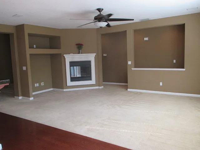 The Lakes!! 4BR 3B with loft. Granite Counters — Photo 3