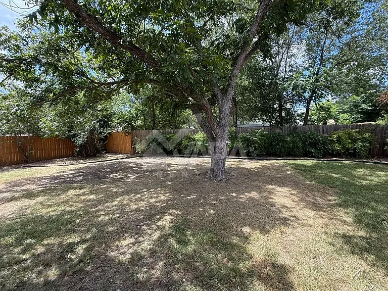 8007 Lake Frst — Photo 18