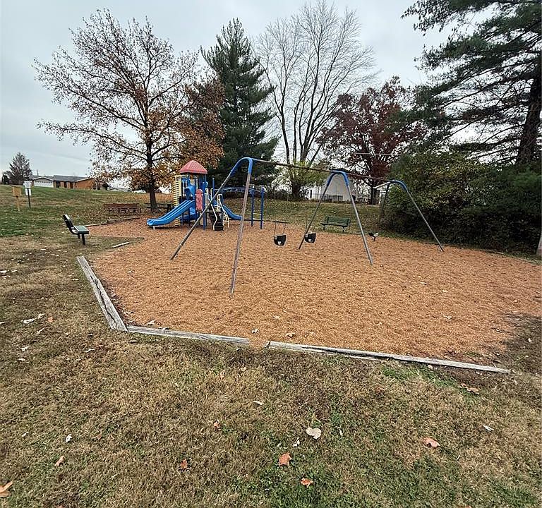 2nd image of 12853 Glenbernie Ln