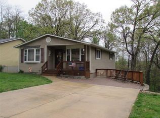234 Admiral Dr, Godfrey, IL 62035