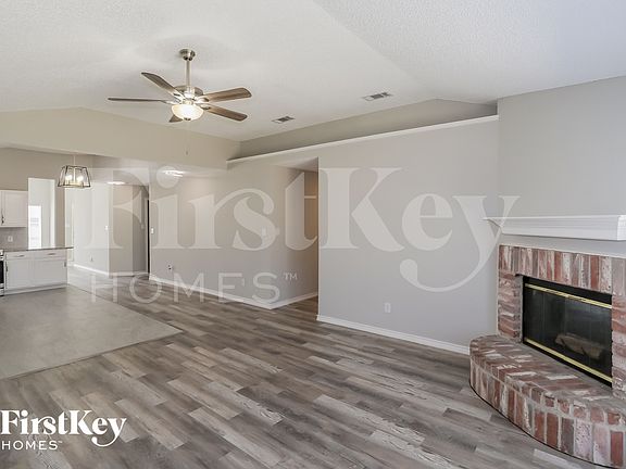 4th image of 8136 Iris Cir