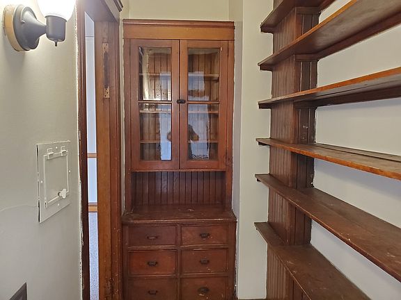 5th image of 715 E 1st St #6