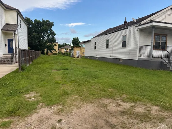 9023 Olive St, New Orleans, LA 70118
