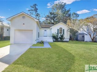 17 S Lake Dr, Savannah, GA 31410