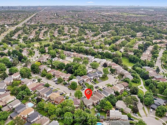 3rd image of 3084 Kilbride Cres