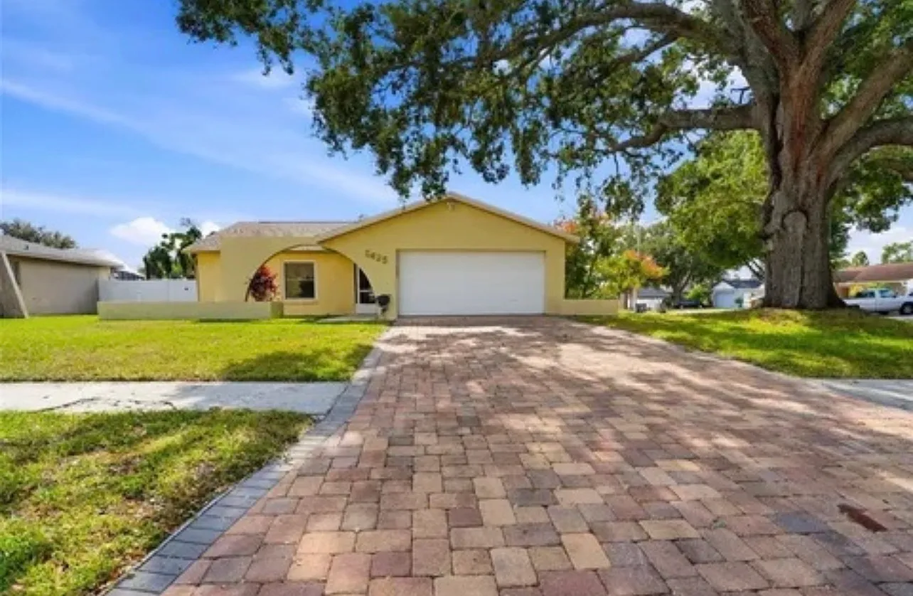3 bed, 2.0 bath, 1344 sqft, $2,550 — Photo 1