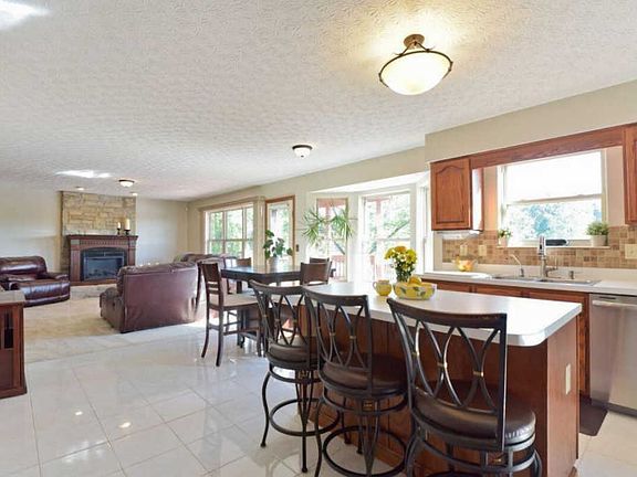 5th image of 500 Springwood Lake Dr