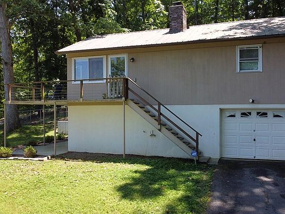 4th image of 2052 Lakewood Dr