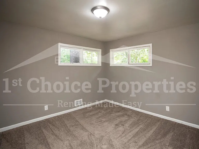 656 Kenwood Dr — Photo 14