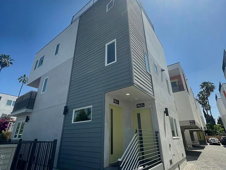 962 N Normandie Ave #962 N NORMANDIE AVE — Photo 3