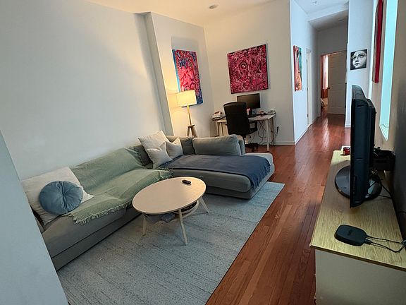 2nd image of 429 South St #2
