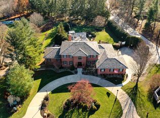 1214 Oak Creek Rd, Mahomet, IL 61853