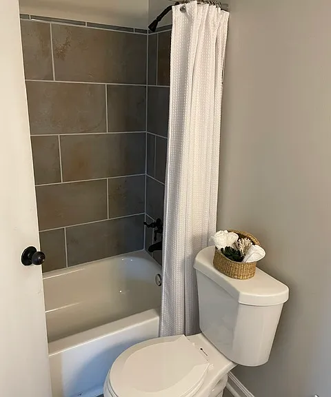 6808 Hillside Dr — Photo 5