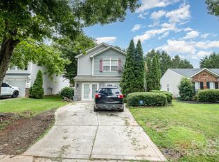 1820 Oakdale Green Dr, Charlotte, NC 28216