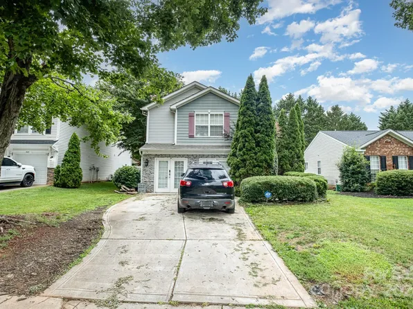 1820 Oakdale Green Dr, Charlotte, NC 28216