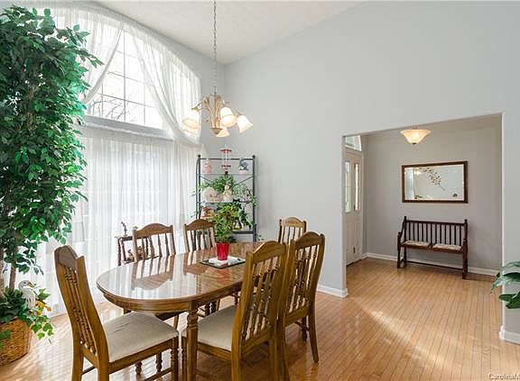 3rd image of 100 Arrowood Ln