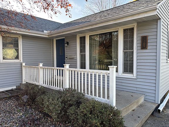 3rd image of 2309 Park Ln