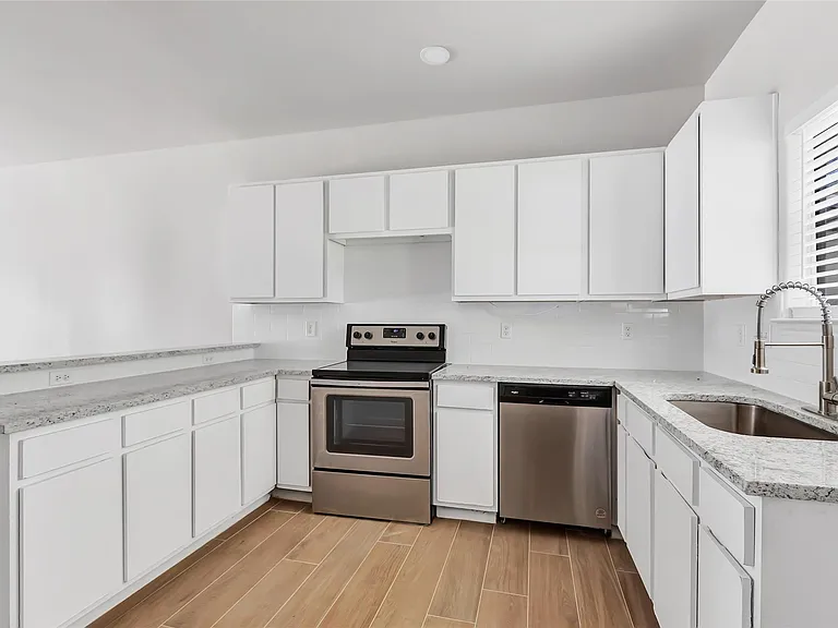 10445 Wicklowe St #1 — Photo 16