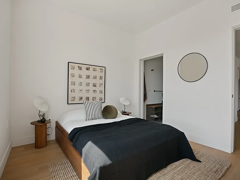 611 N Virgil — Photo 15