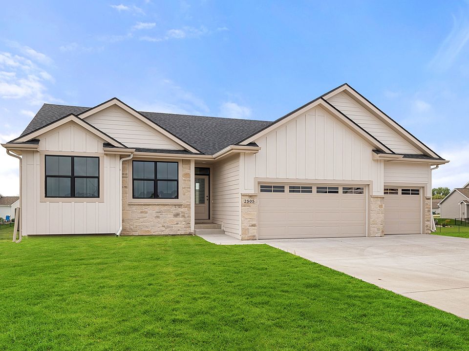 1st image of 2505 NW Cedarwood Ct