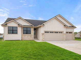 2505 NW Cedarwood Ct, Ankeny, IA 50023