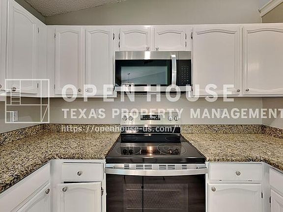 5th image of 407 Rosemary Ln