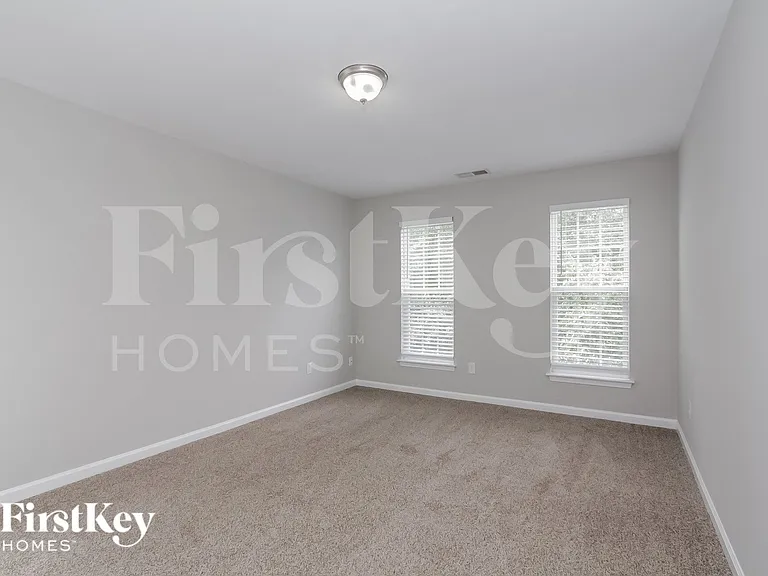 9708 Spring Park Dr — Photo 11