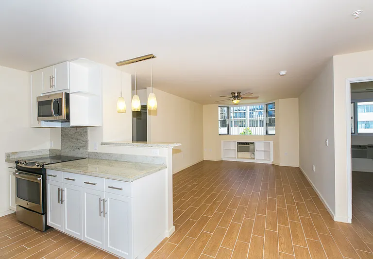 1810 Kaioo Dr #B408 — Photo 1