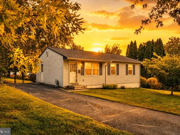 209 N Lake Dr, Downingtown, PA 19335