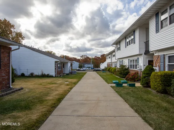 18 A California Court #779, Matawan, NJ 07747