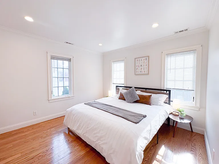 87 Stephen St #1C — Photo 63
